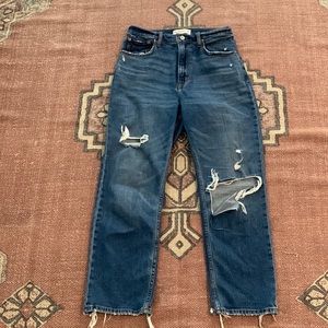Abercrombie & Fitch Ultra High Rise Ankle Straight Jean Medium Wash